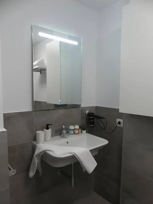 Apartamento 19 Piso Centrico, Nuevo Y Bien Equipado En La Trinidad La Laguna  España